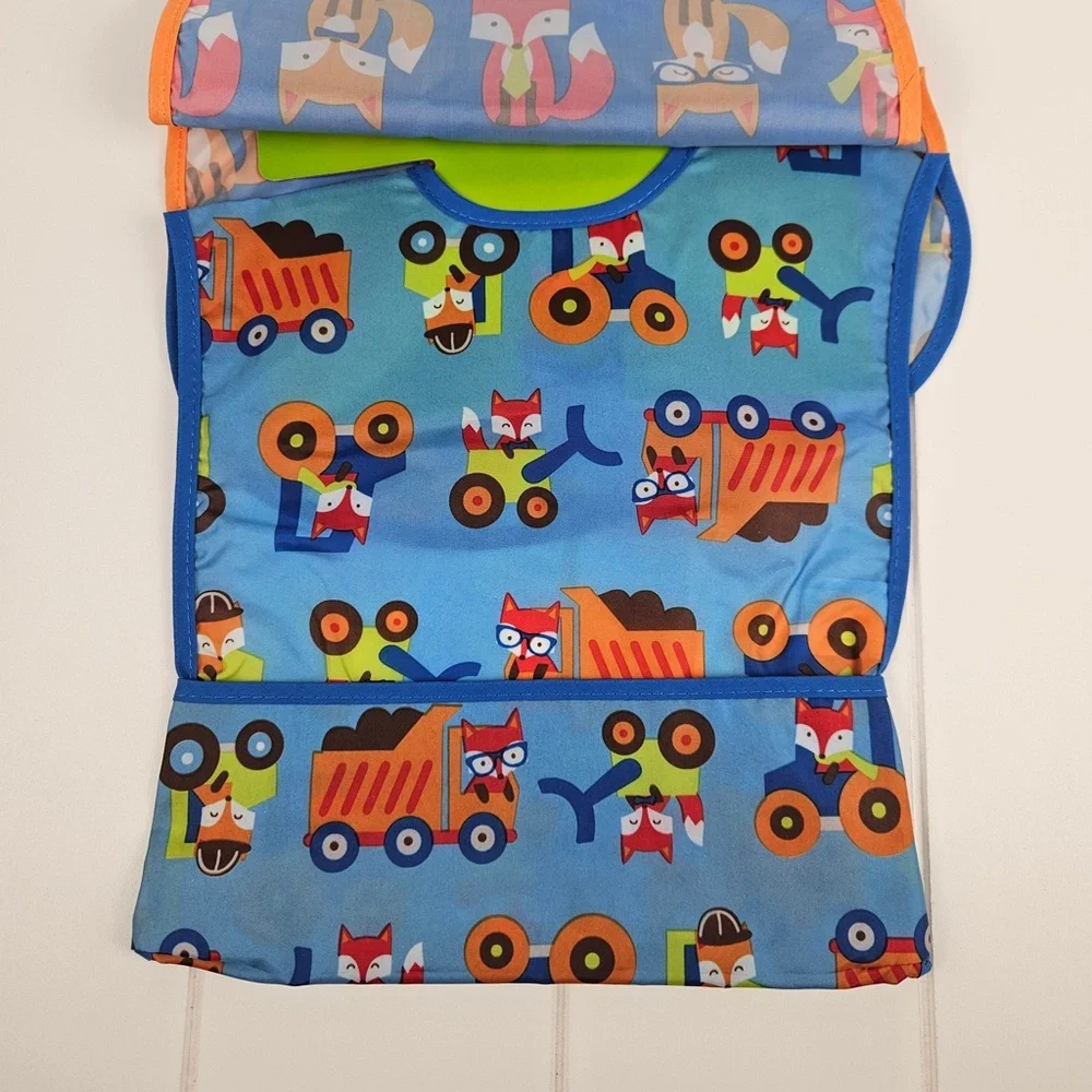 Neat Solutions: 4 Water-Resistant Baby Bibs